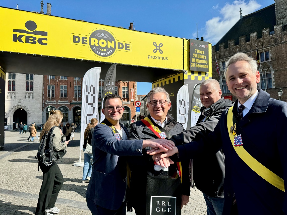 Aftellen naar de Ronde van Vlaanderen op Brugse Markt