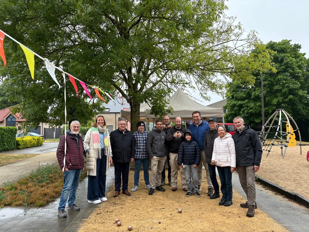 Buurtdrink en petanquetornooi bij vernieuwd petanqueplein op Sint-Michiels