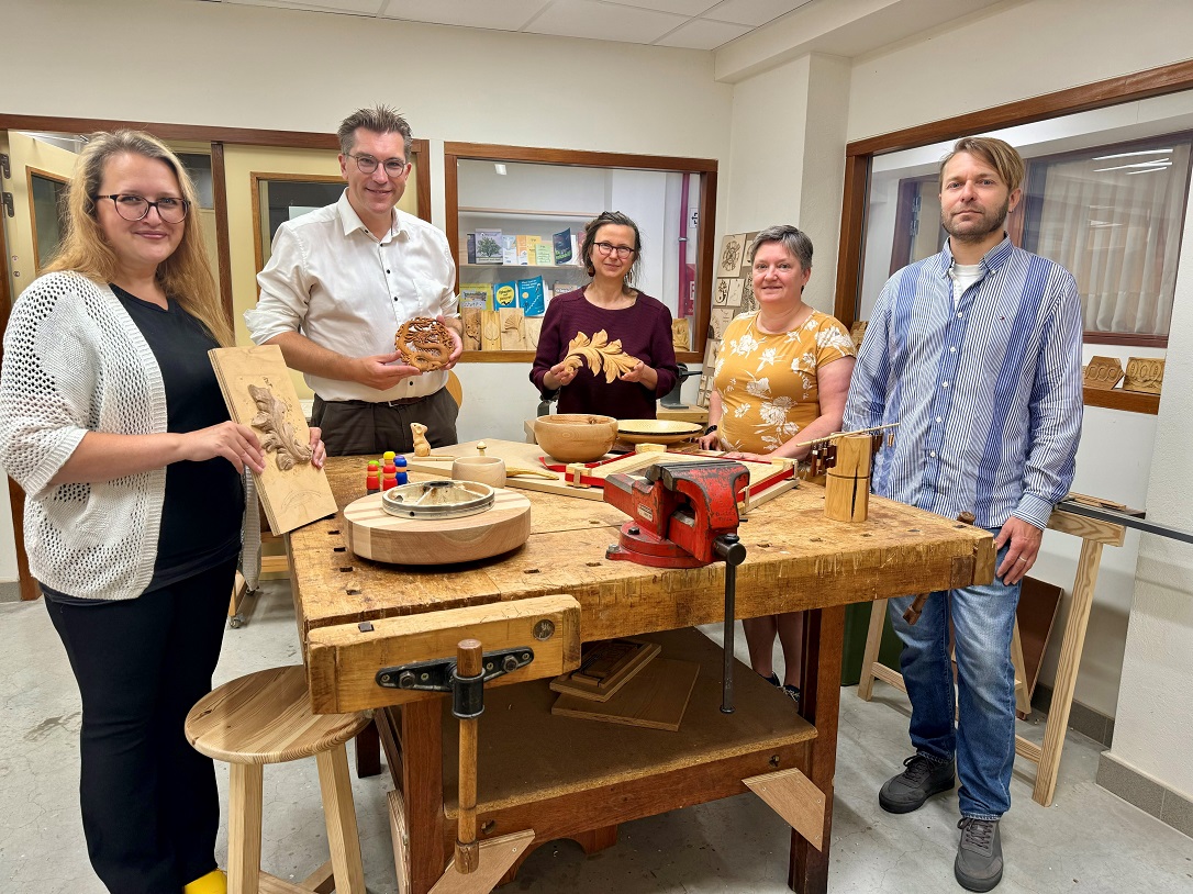 Stad Brugge geeft bomen tweede leven: stadshout als creatieve en sociale meerwaarde