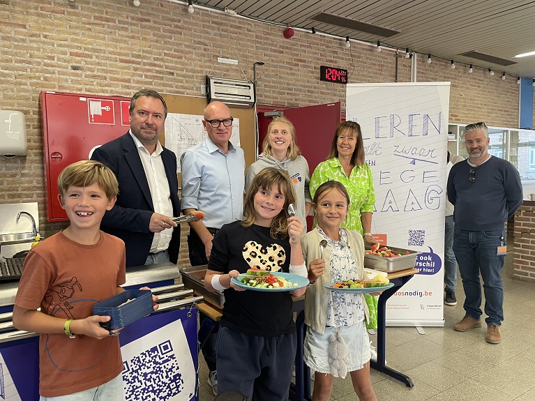 Project ‘Brooddoosnodig’ deelt gratis lunch uit aan leerlingen Brugse basisschool Bloeiweide