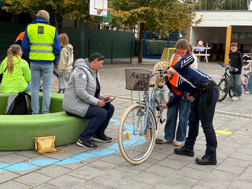 Preventieve fietscontroles voor leerlingen van het vijfde en zesde leerjaar uit het Brugse
