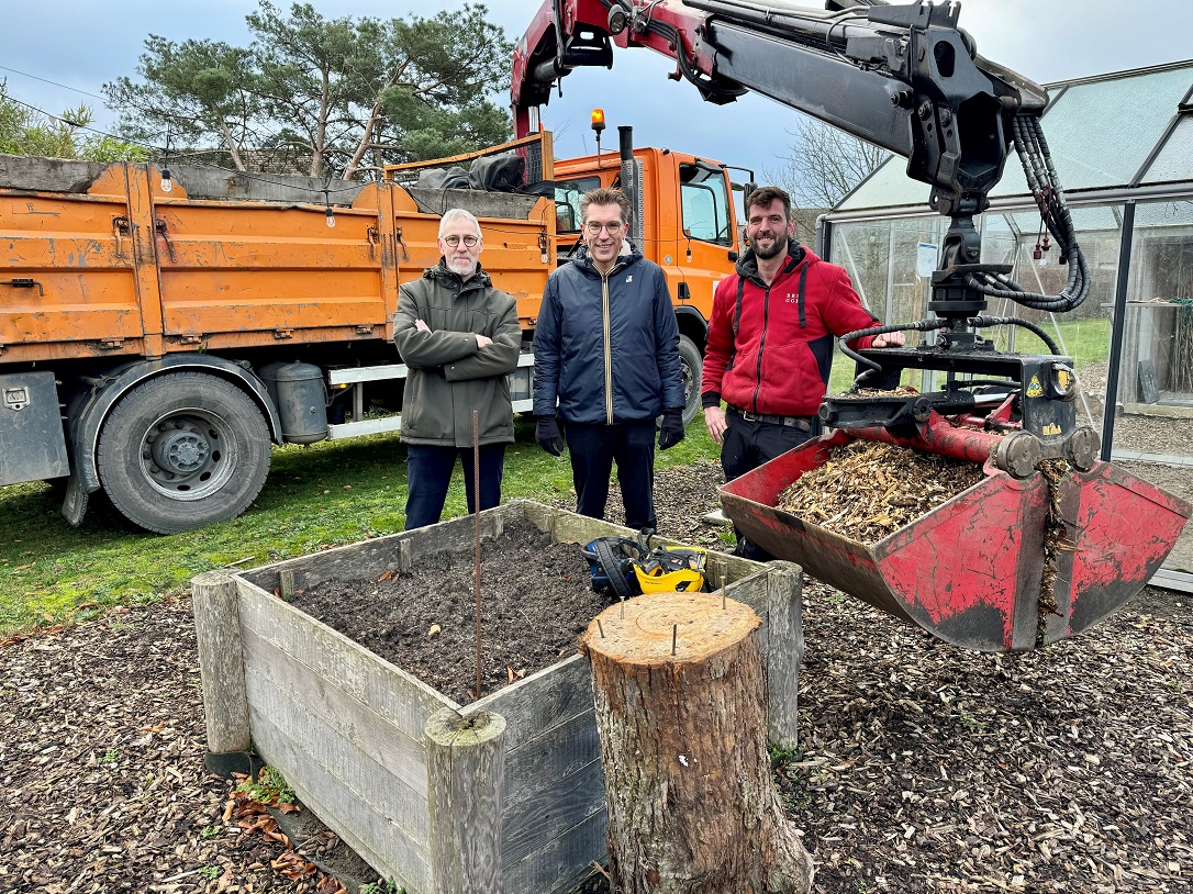 Stad Brugge levert stadshout aan vzw De Kantel