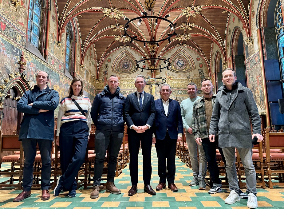Nieuwe duurzame verlichting voor Gotische Zaal van Brugse Stadhuis