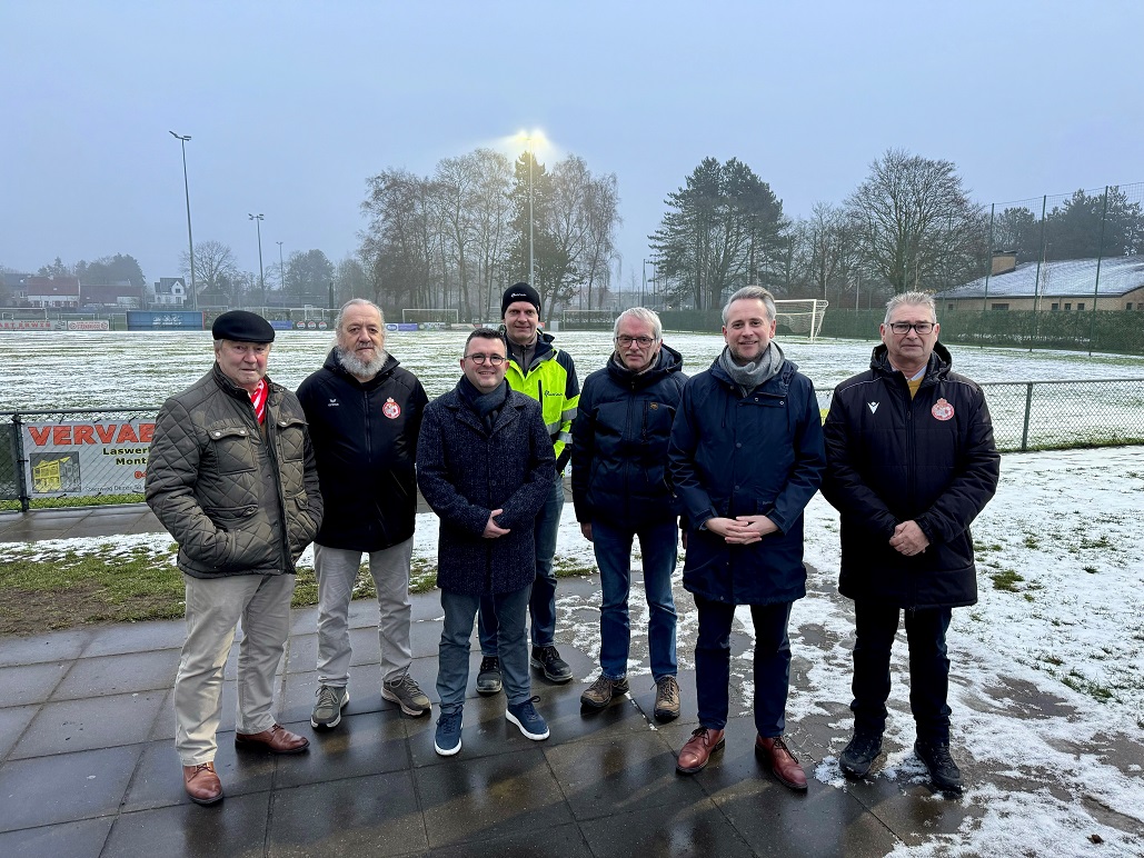 Stad Brugge investeert in nieuwe LED-verlichting voor voetbalvelden KSK Steenbrugge