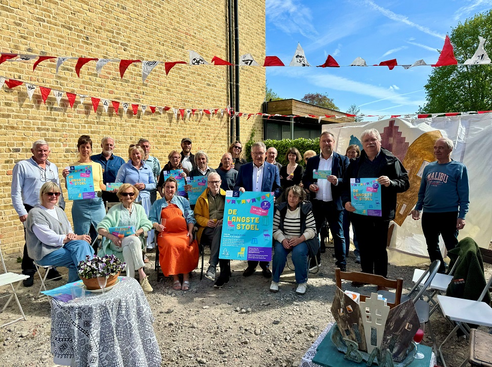 De Langste Stoel verbindt opnieuw buren in Brugge