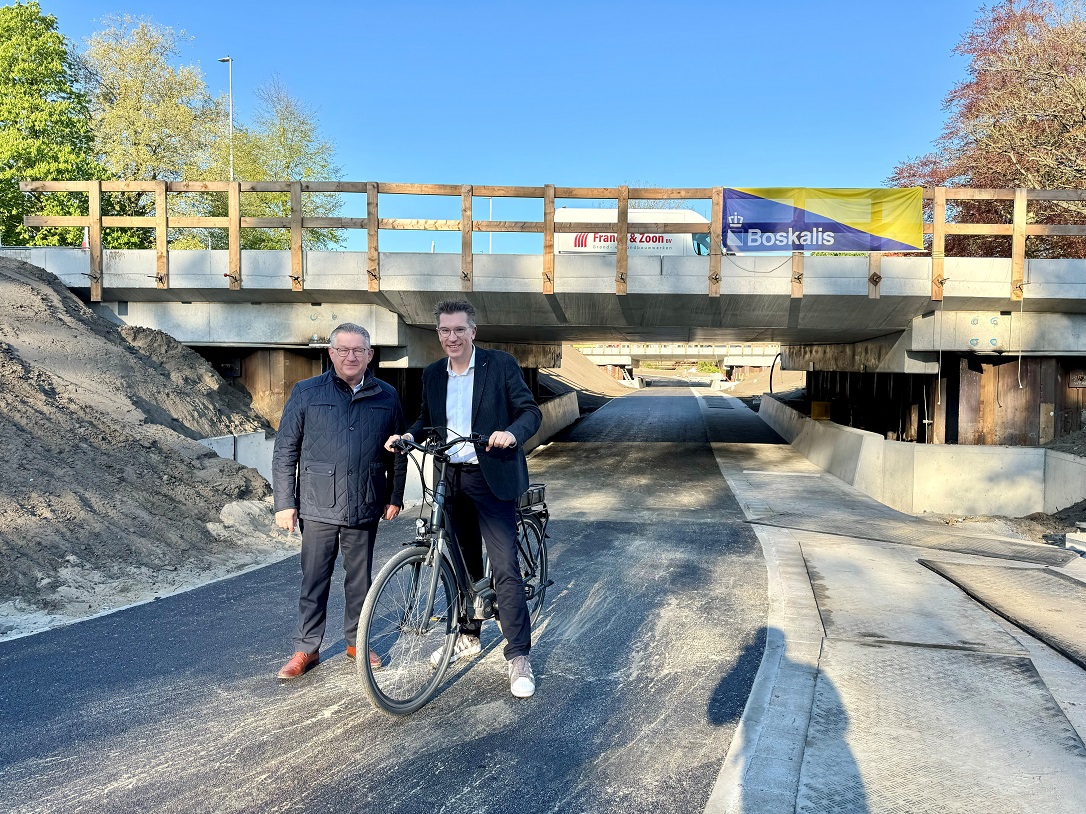 Fiets- en voetgangerstunnel aan Brugge station Unesco-rotonde open