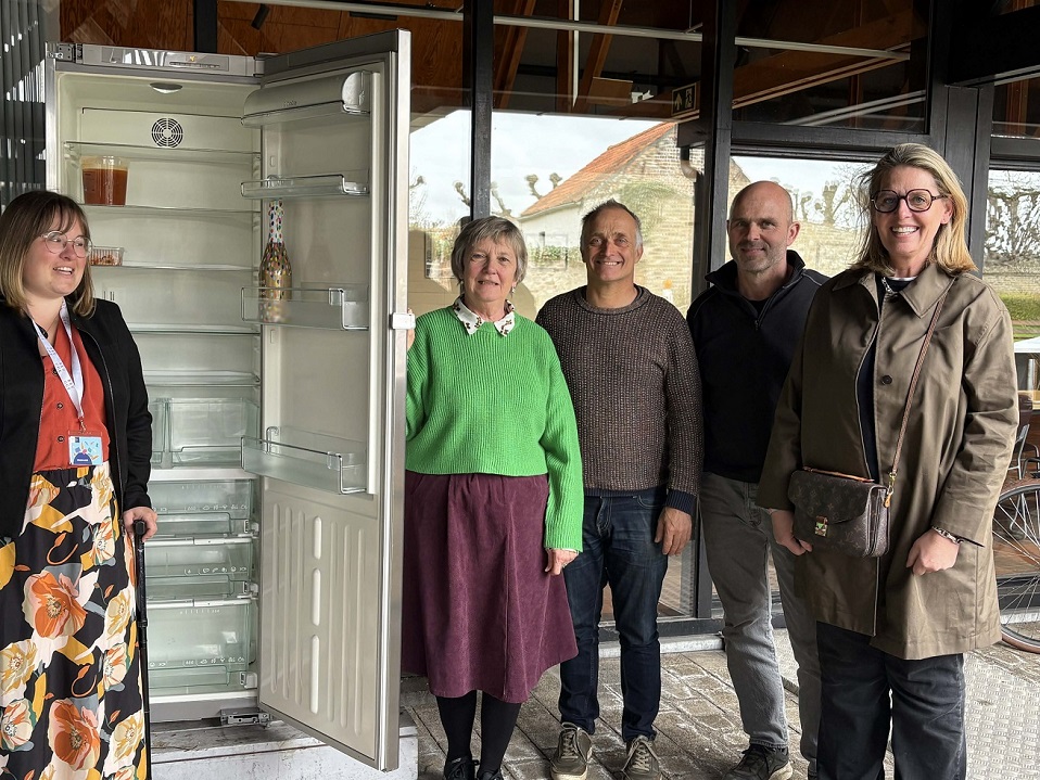 Nieuwe deelfrigo voor Sint-Pieters Deelt in Brugse deelgemeente