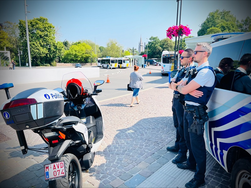 Brugse politie controleert autocars, bussen en taxi’s bij start van de zomer
