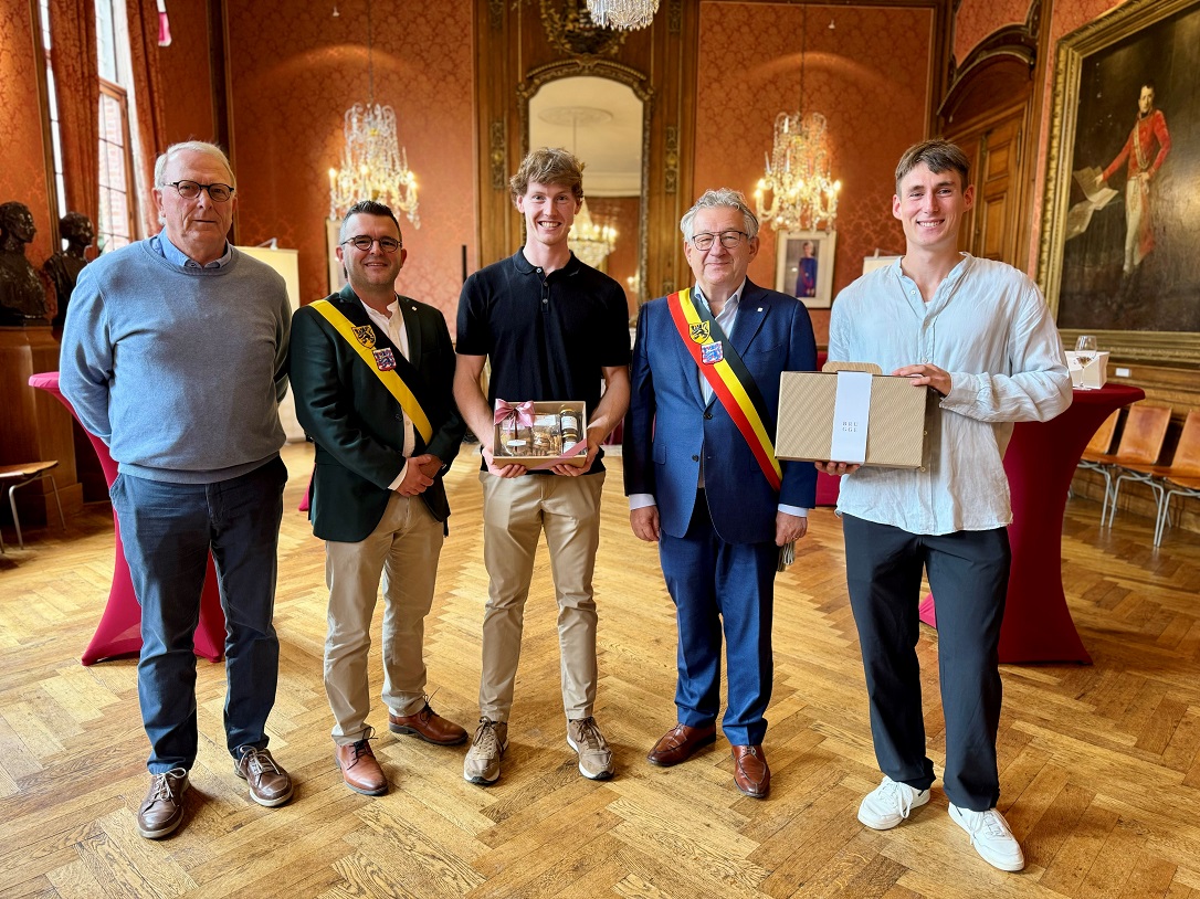 Brugse felicitaties voor roeier Tibo Vyvey