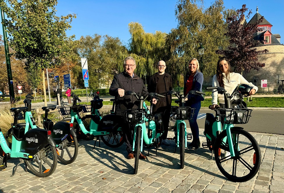 Stad Brugge breidt netwerk van elektrische Hoppy-deelfietsen uit
